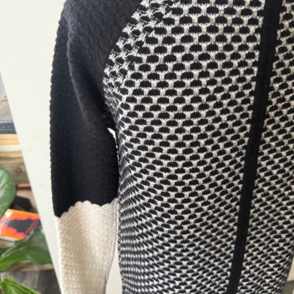 DUFFY Women's Black & Ivory Contrasting Arms Soft Wool Blend Sweater Sz S - Picture 4 of 6